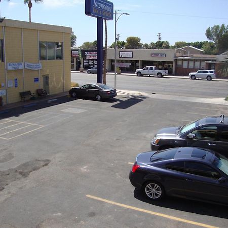 Townhouse Inn And Suites Brawley Екстериор снимка