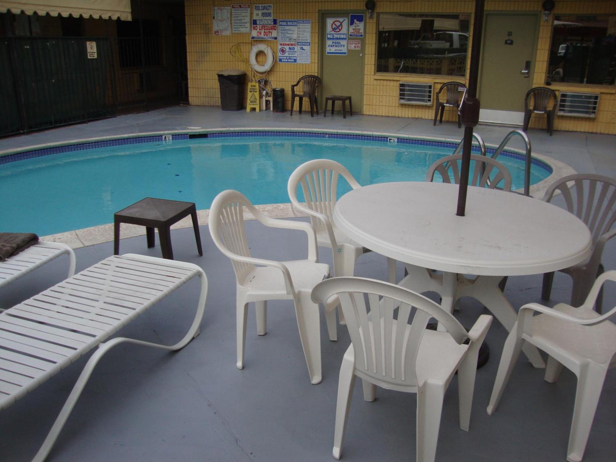 Townhouse Inn And Suites Brawley Екстериор снимка