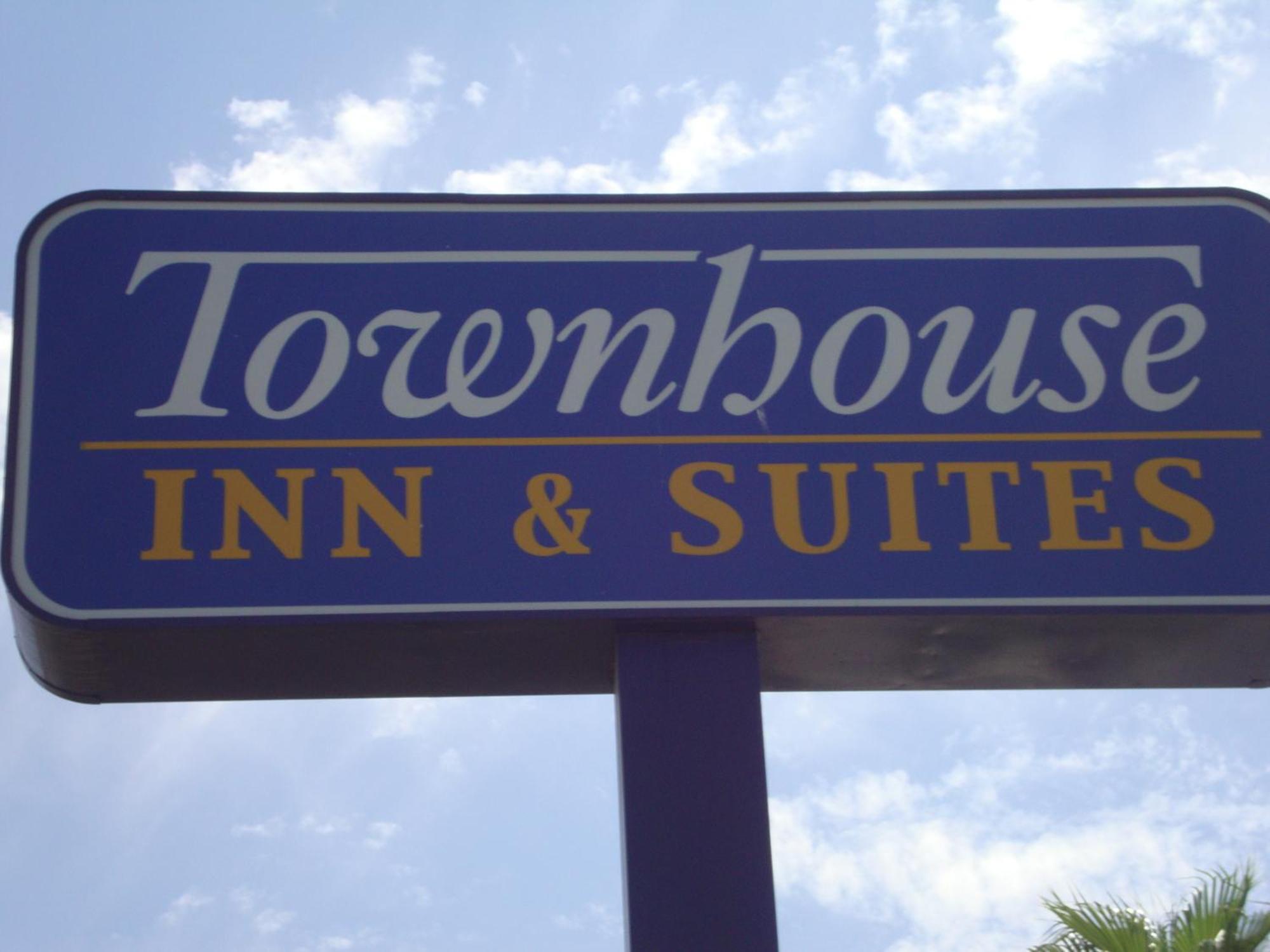 Townhouse Inn And Suites Brawley Екстериор снимка