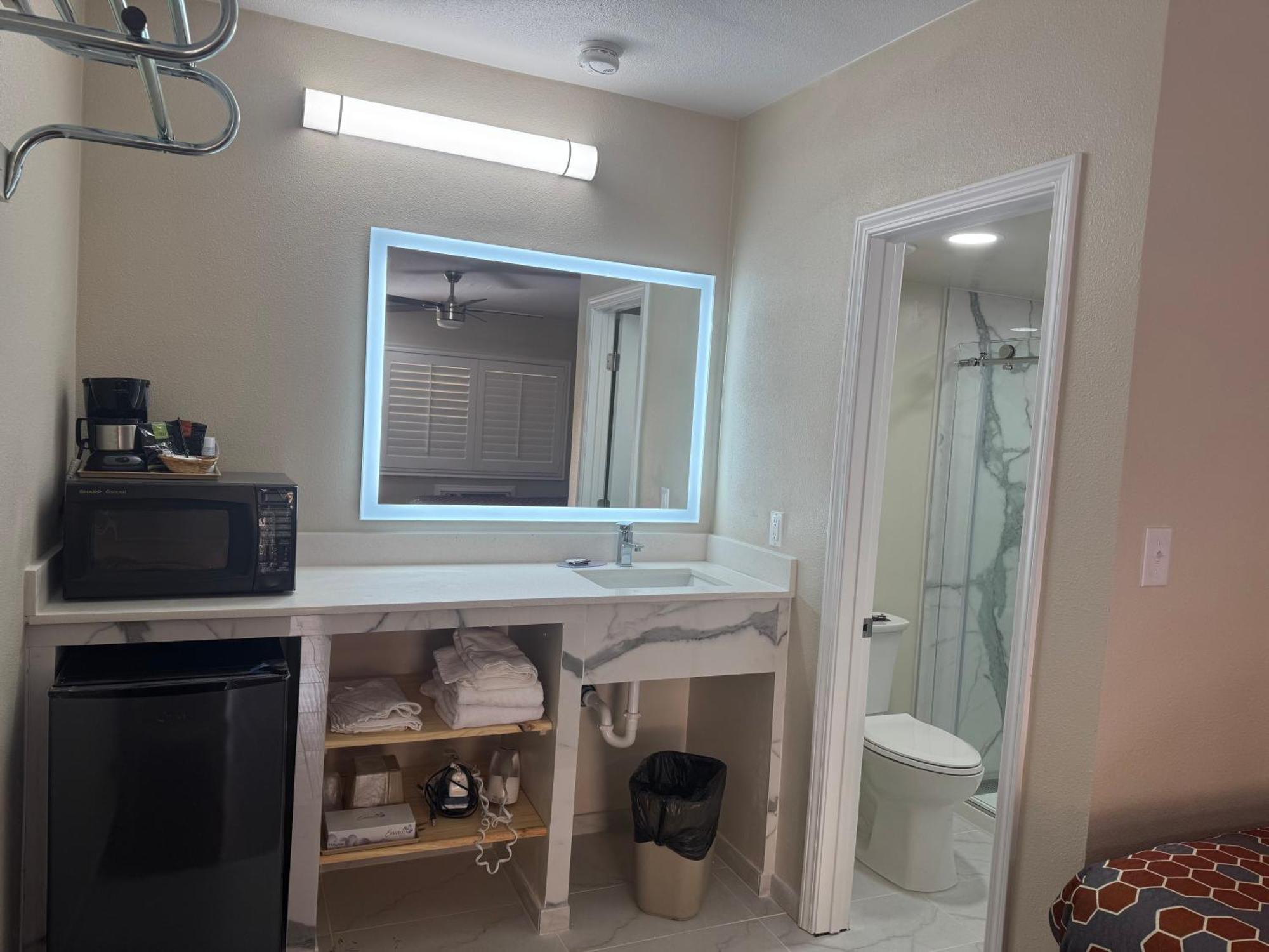 Townhouse Inn And Suites Brawley Екстериор снимка