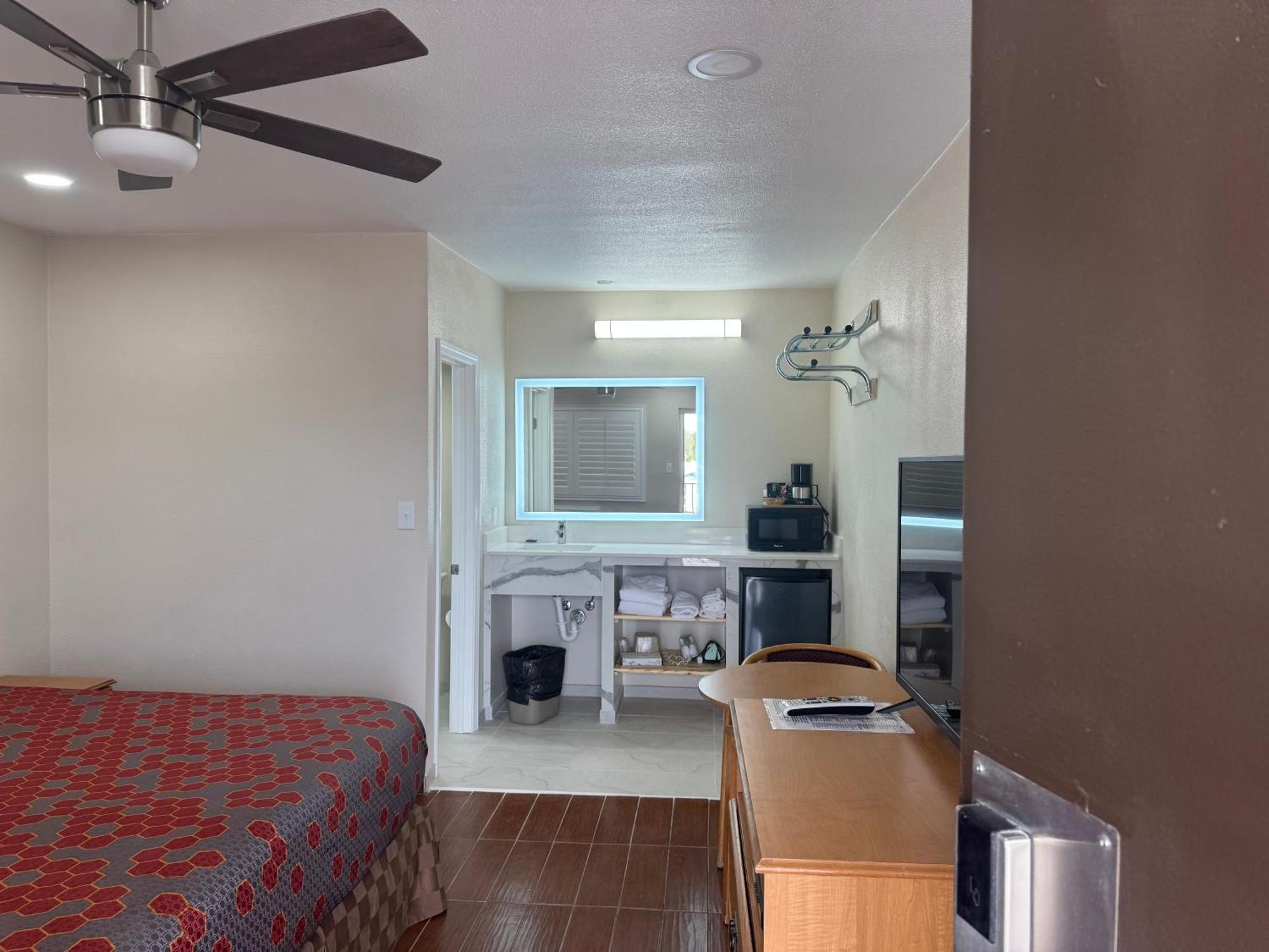 Townhouse Inn And Suites Brawley Екстериор снимка