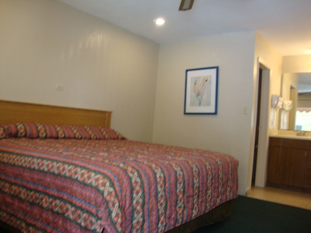 Townhouse Inn And Suites Brawley Екстериор снимка