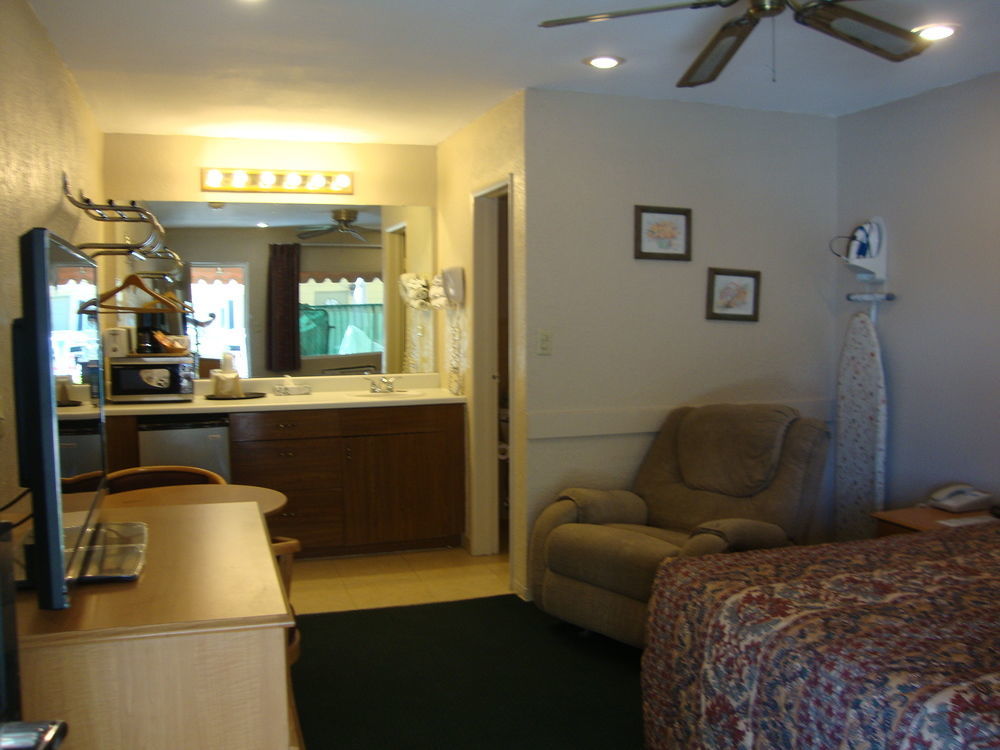 Townhouse Inn And Suites Brawley Екстериор снимка