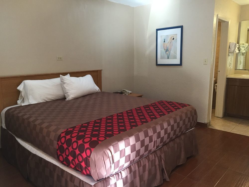 Townhouse Inn And Suites Brawley Екстериор снимка