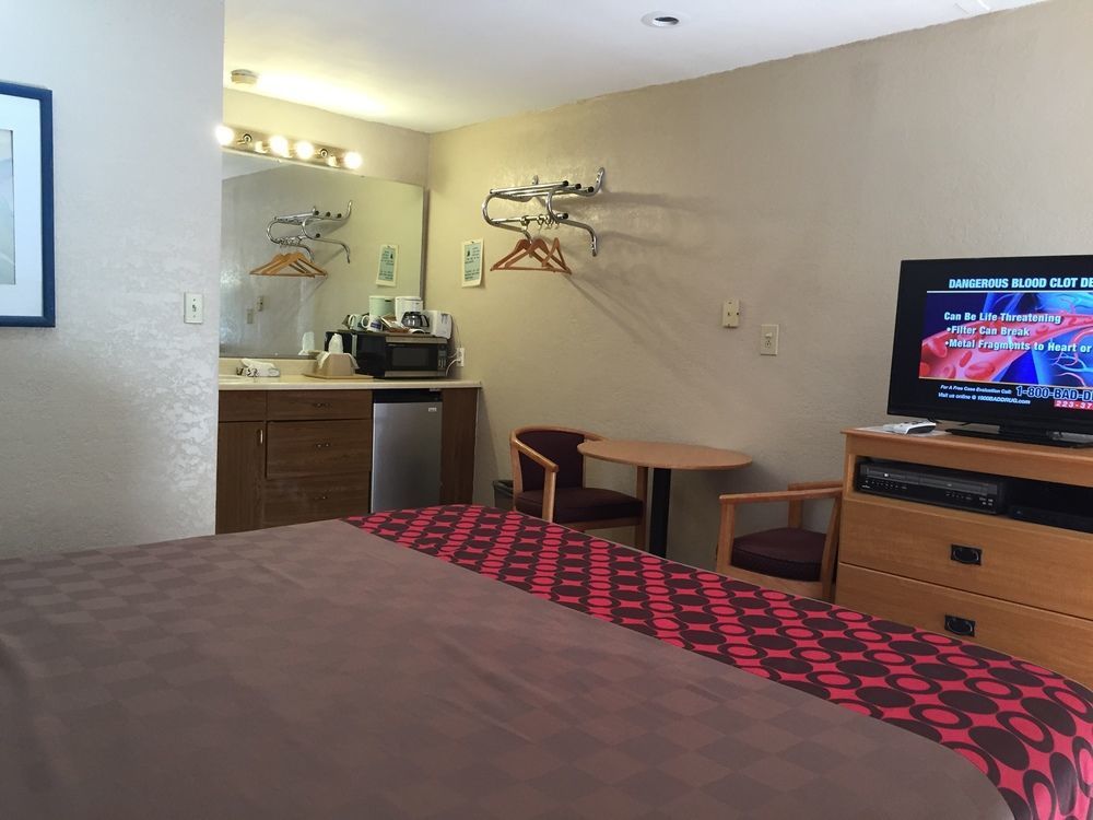 Townhouse Inn And Suites Brawley Екстериор снимка