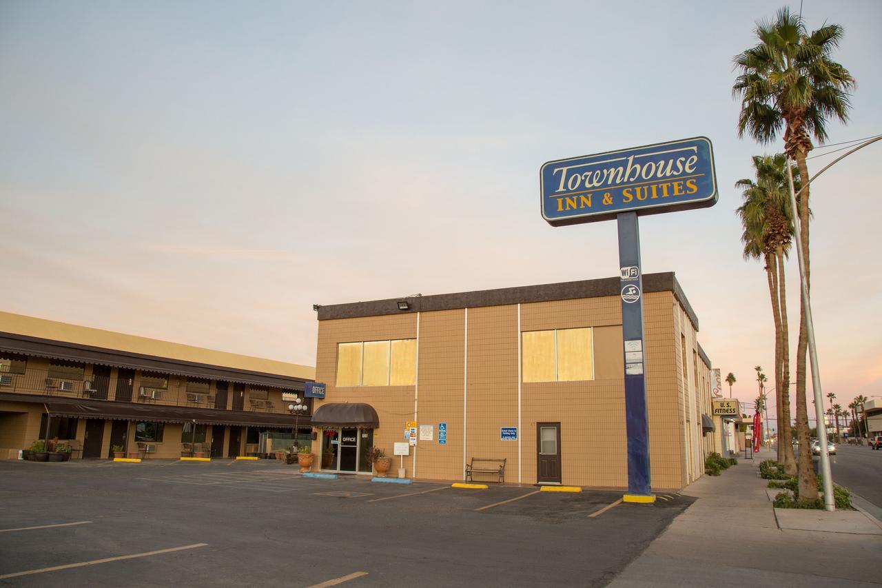 Townhouse Inn And Suites Brawley Екстериор снимка