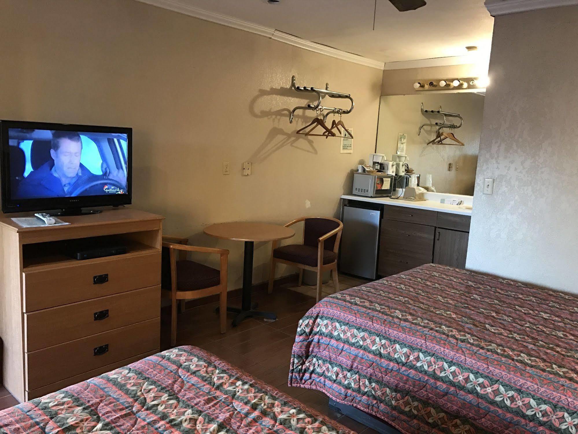 Townhouse Inn And Suites Brawley Екстериор снимка